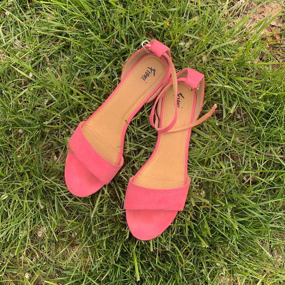 Pink velvet sandals